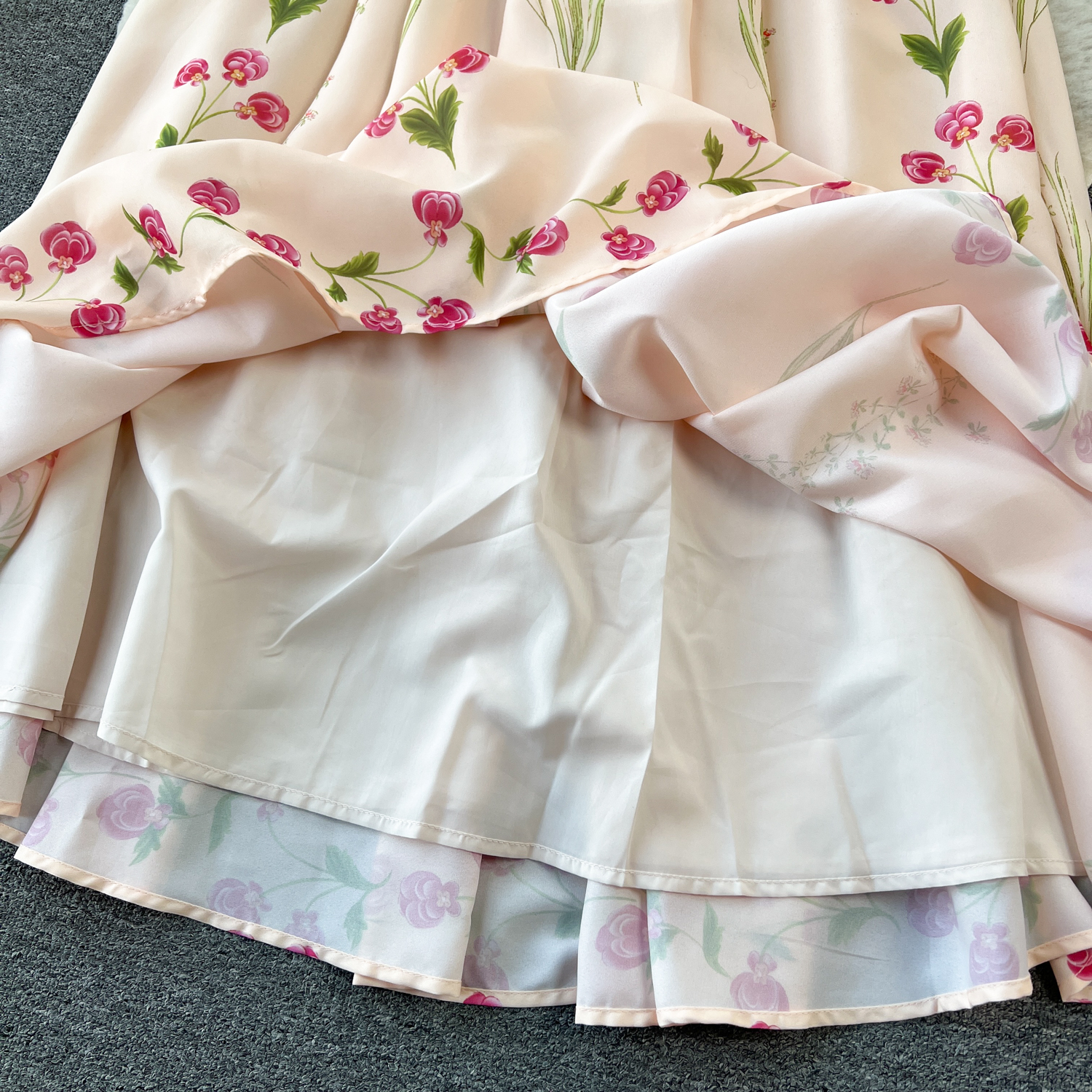 Long-sleeved positioning printed waist-length dress - Image 2