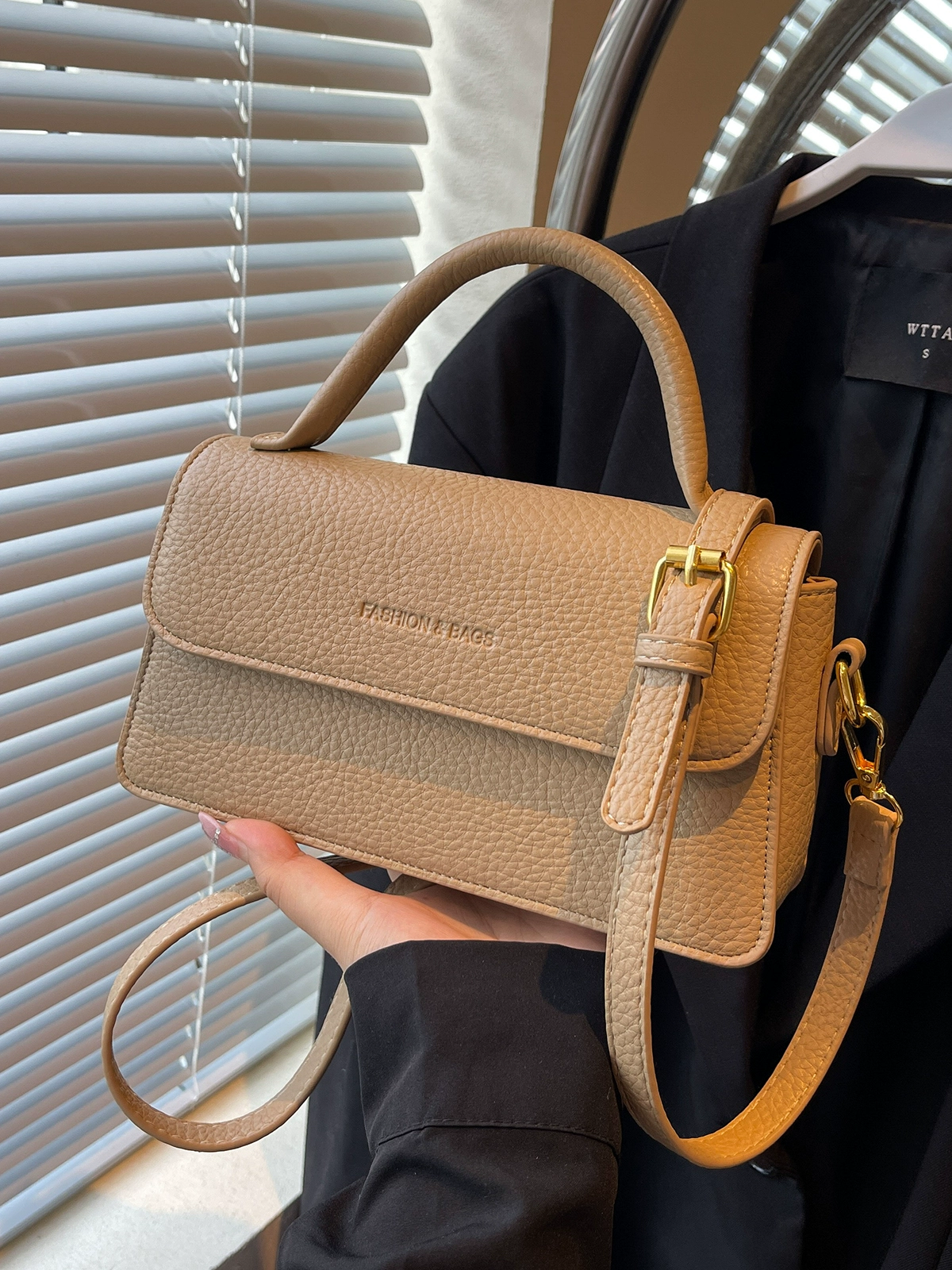 Super hot handheld small square bag - Image 8