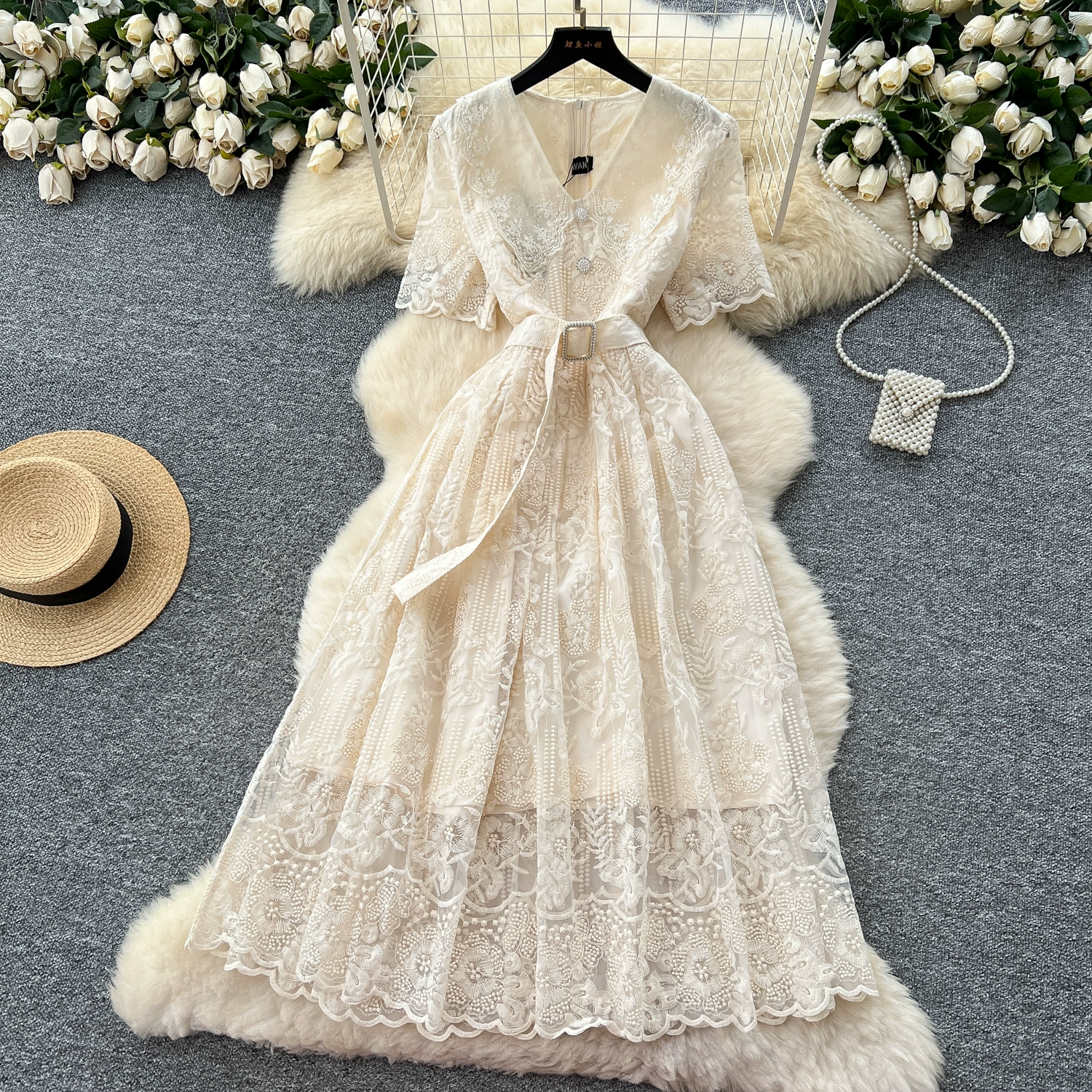 Short-sleeved waist embroidered dress - Image 3