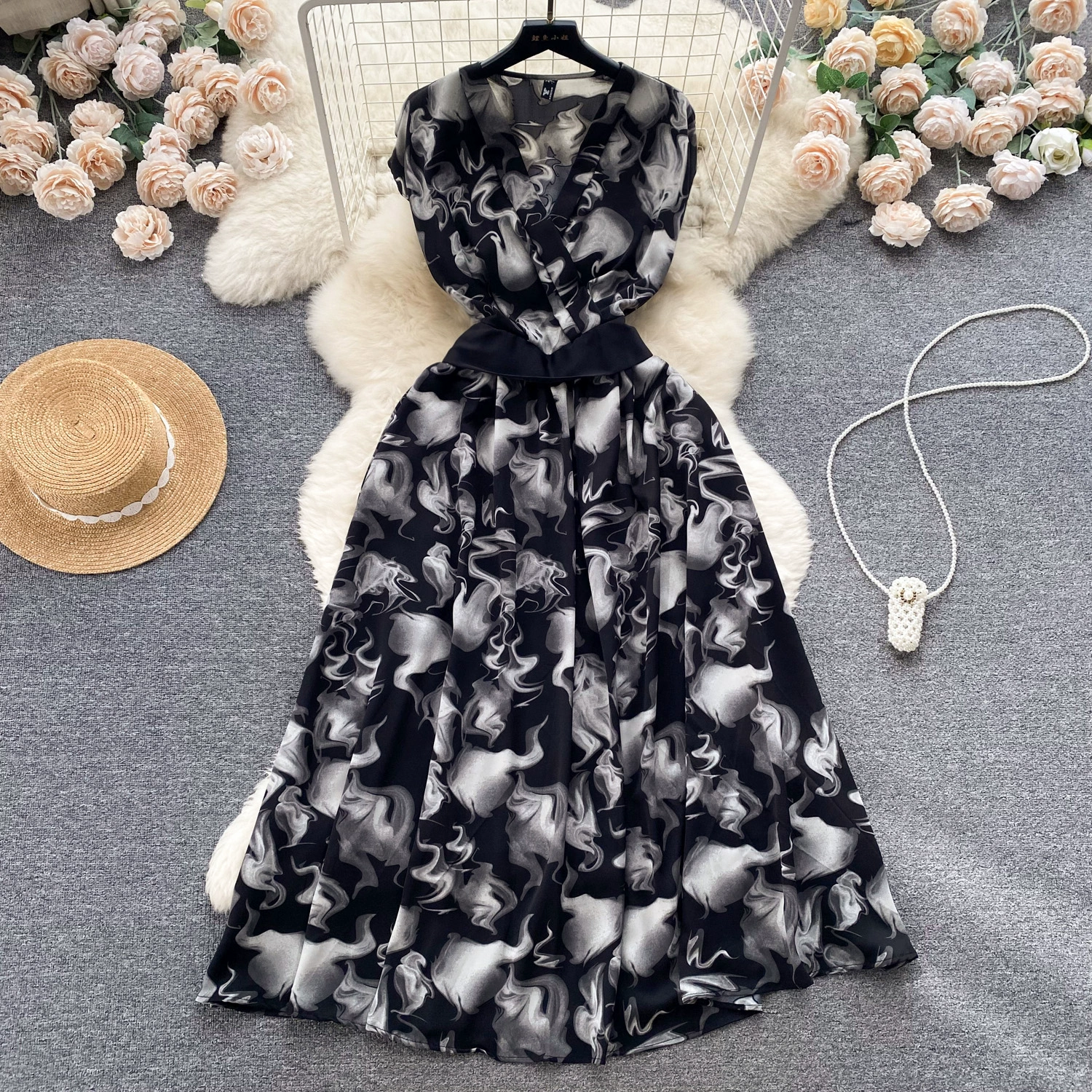 French light luxury retro sleeveless V-neck printed dress