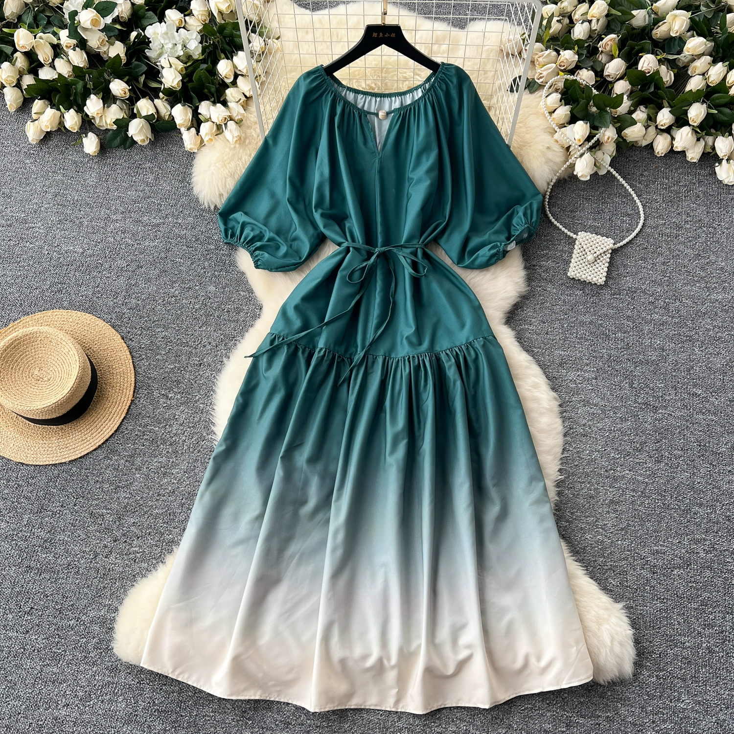 Hollow round neck lantern sleeve waist waist gradient long skirt