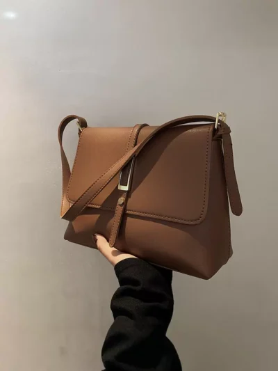 Large capacity single shoulder armpit bag