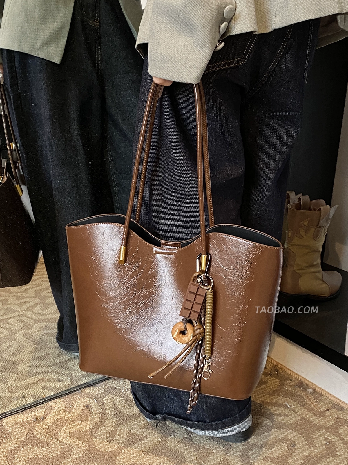 High-end oil wax leather large-capacity bag - Image 2