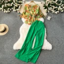 High-waisted wide-leg pants and fashionable two-piece suit - green