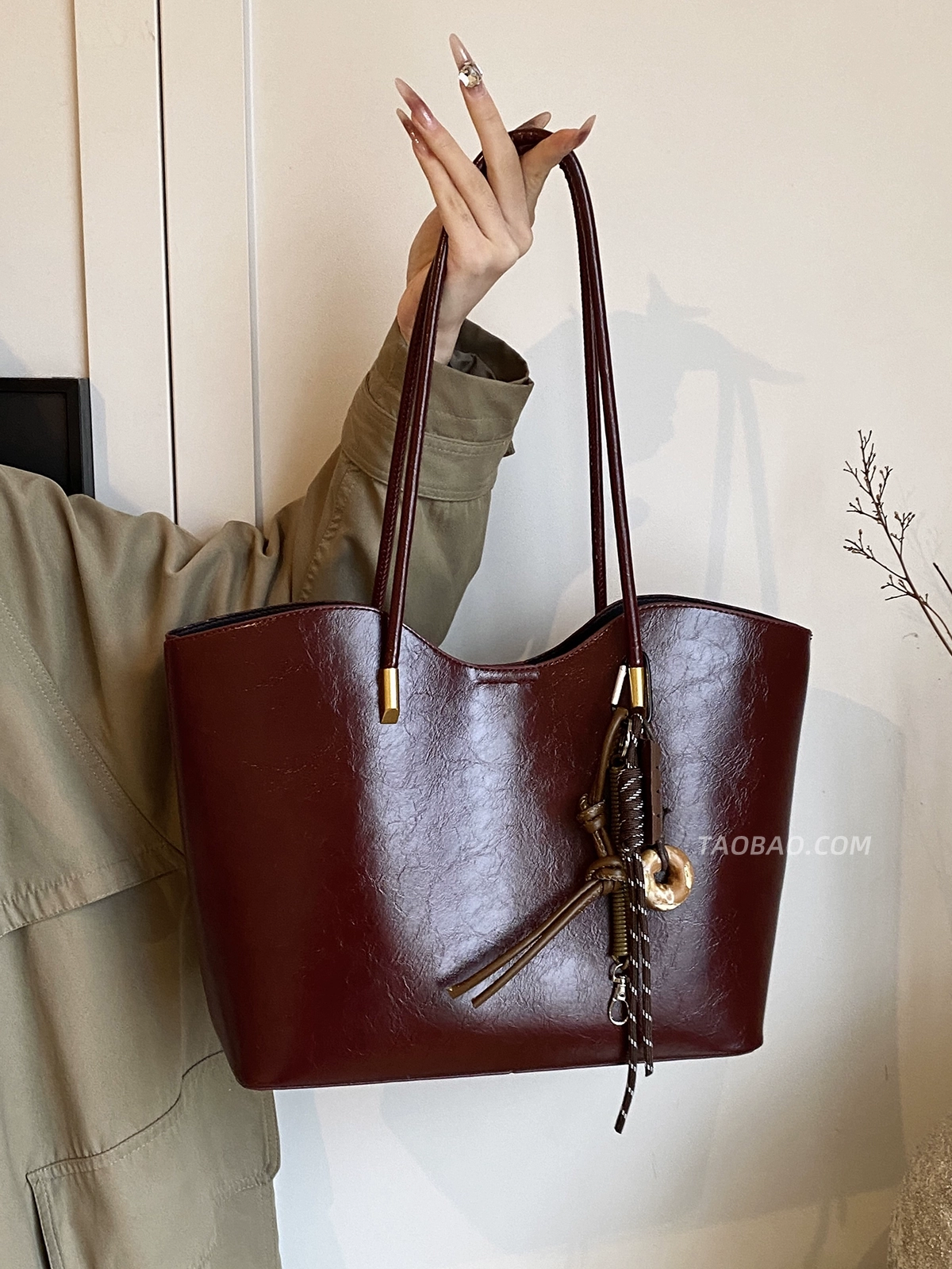 High-end oil wax leather large-capacity bag - Image 4