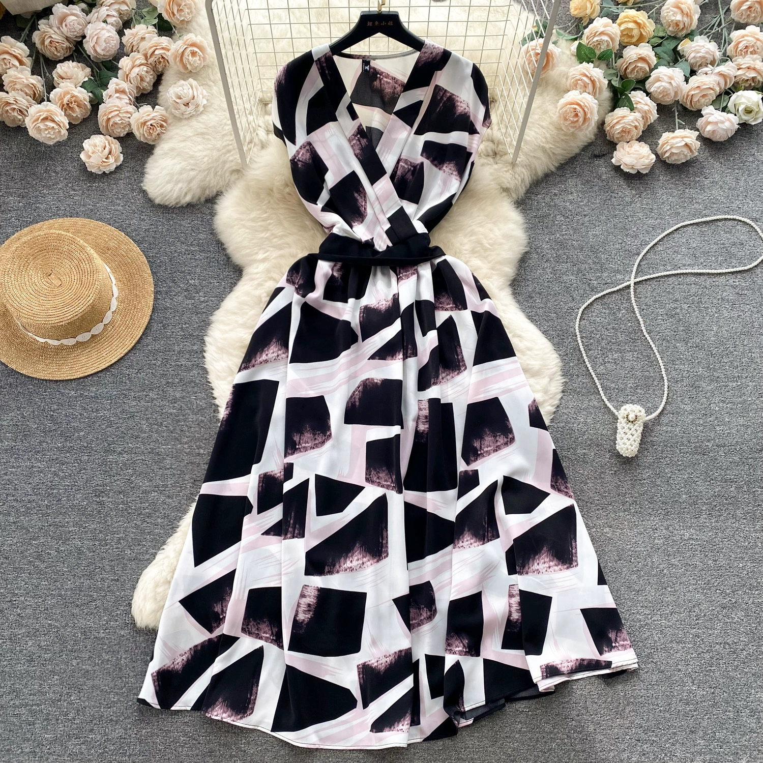 French light luxury retro sleeveless V-neck printed dress - Image 8