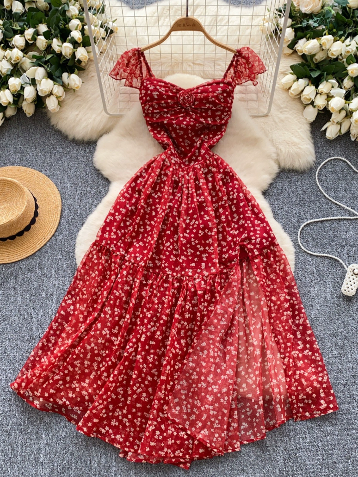 Backless waist-cinching floral dress, fairy-like long skirt