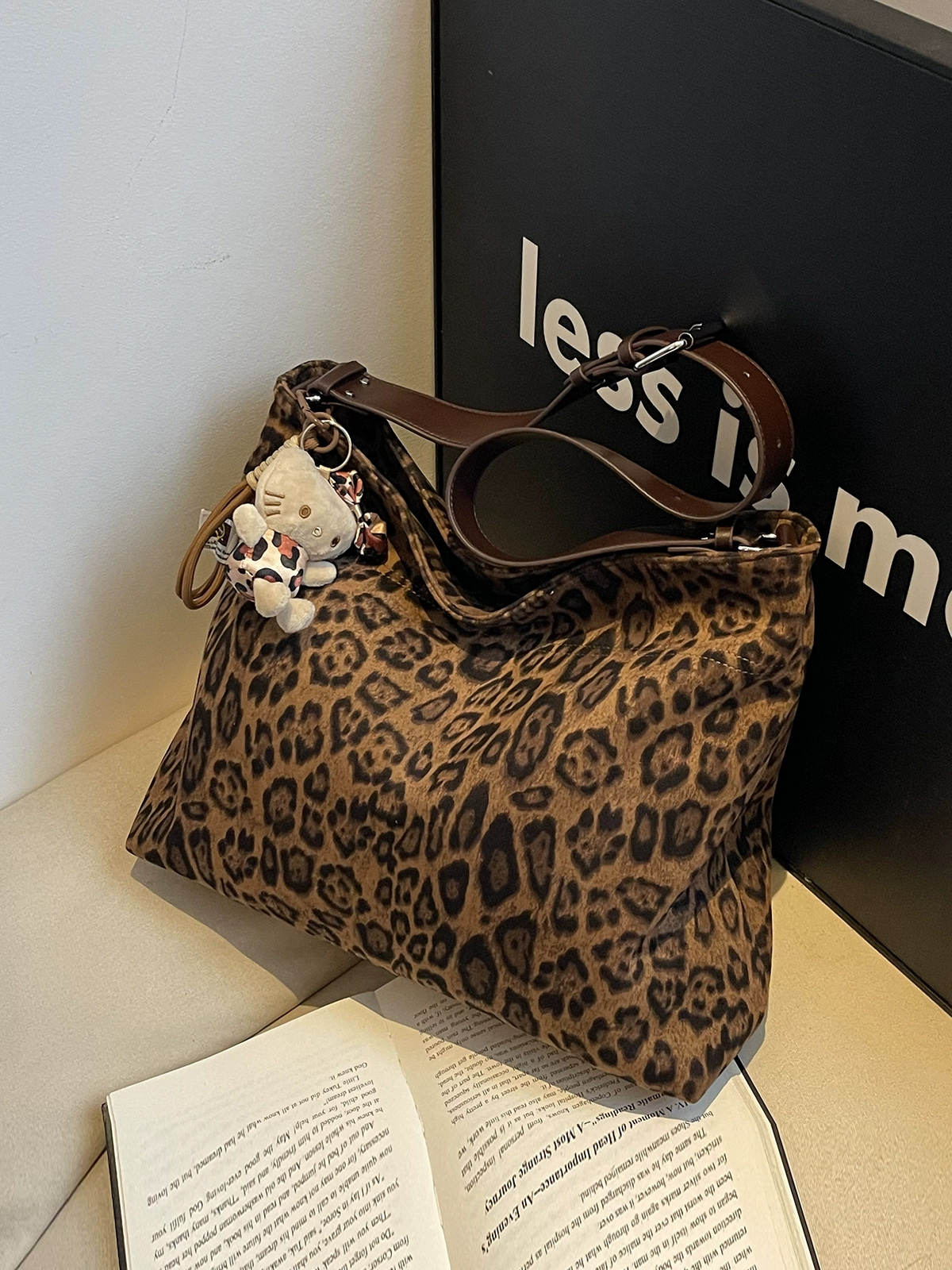 Versatile crossbody bag commuter shoulder bucket bag - Image 2