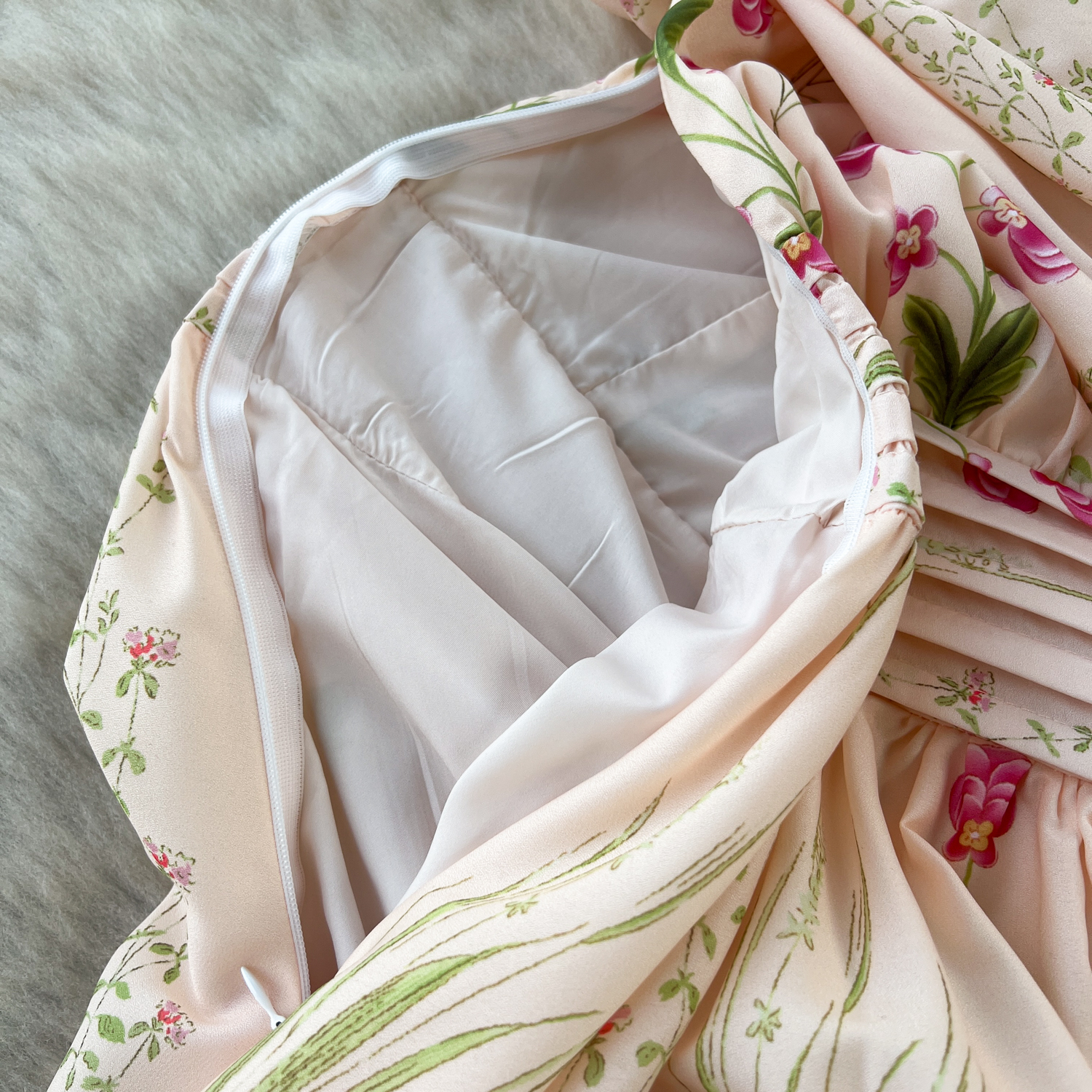 Long-sleeved positioning printed waist-length dress - Image 3