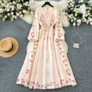 Long-sleeved positioning printed waist-length dress