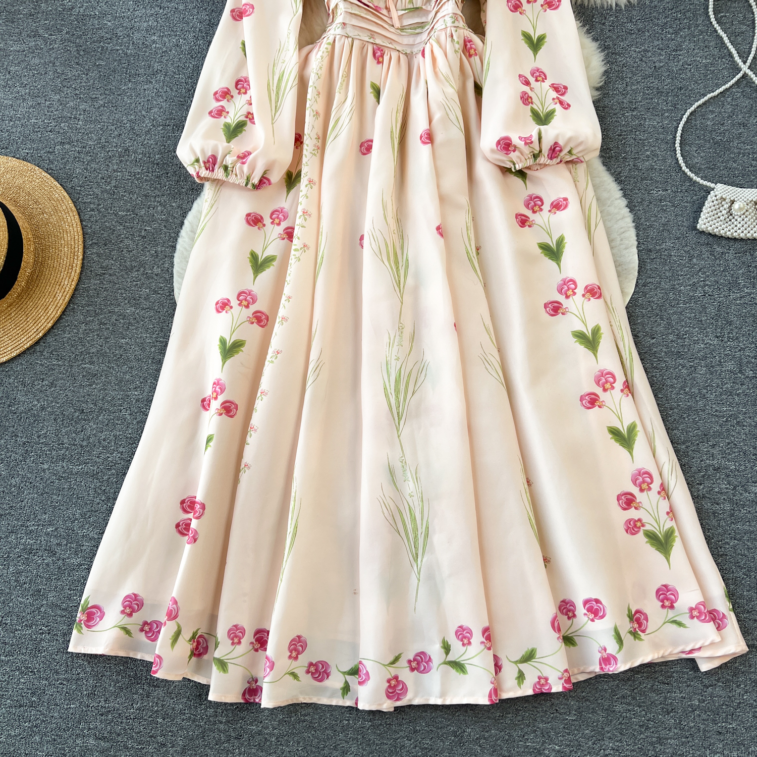 Long-sleeved positioning printed waist-length dress - Image 4