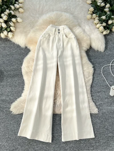 High-waisted two-button jeans