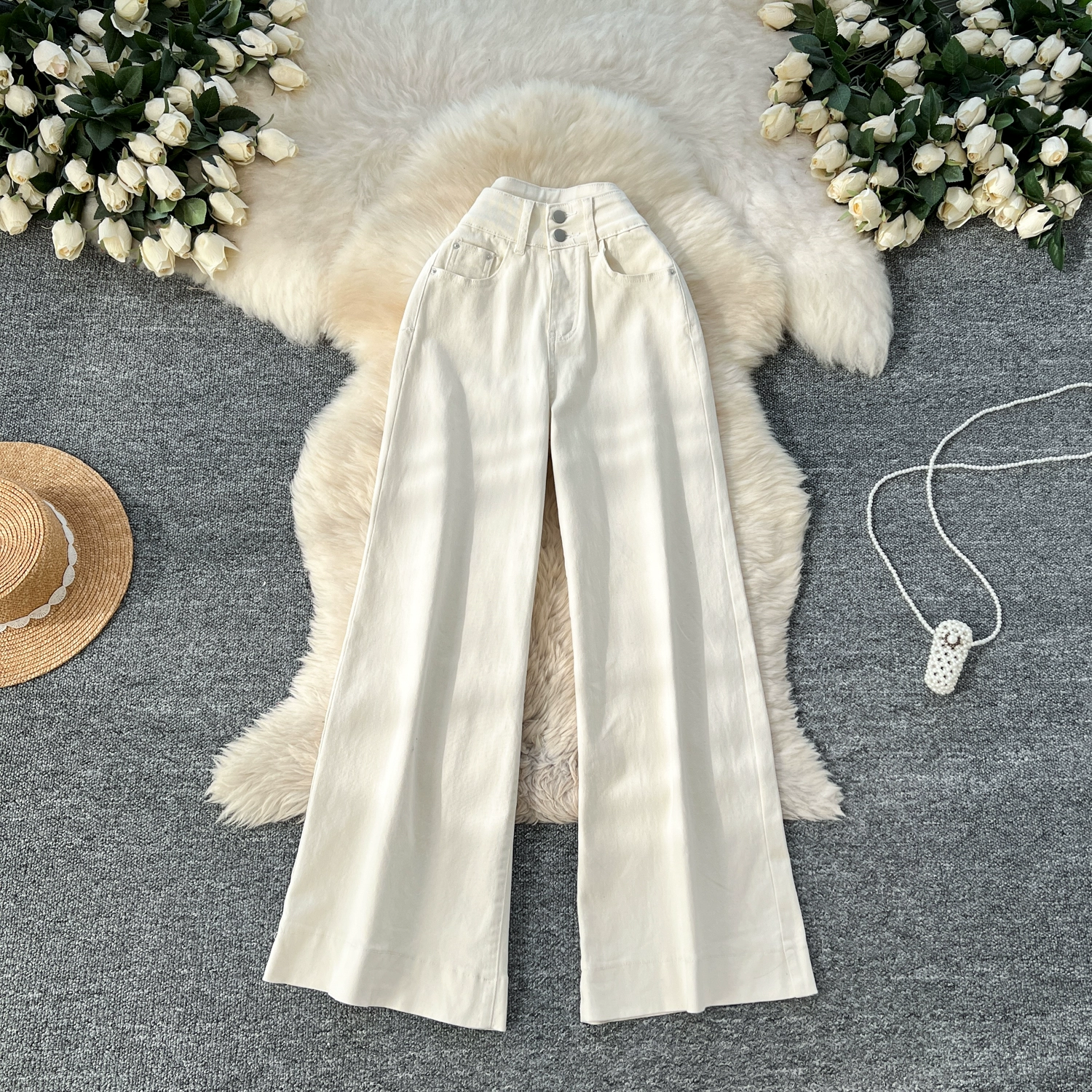 High-waisted two-button jeans