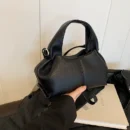 High-end super hot portable dumpling bag - black