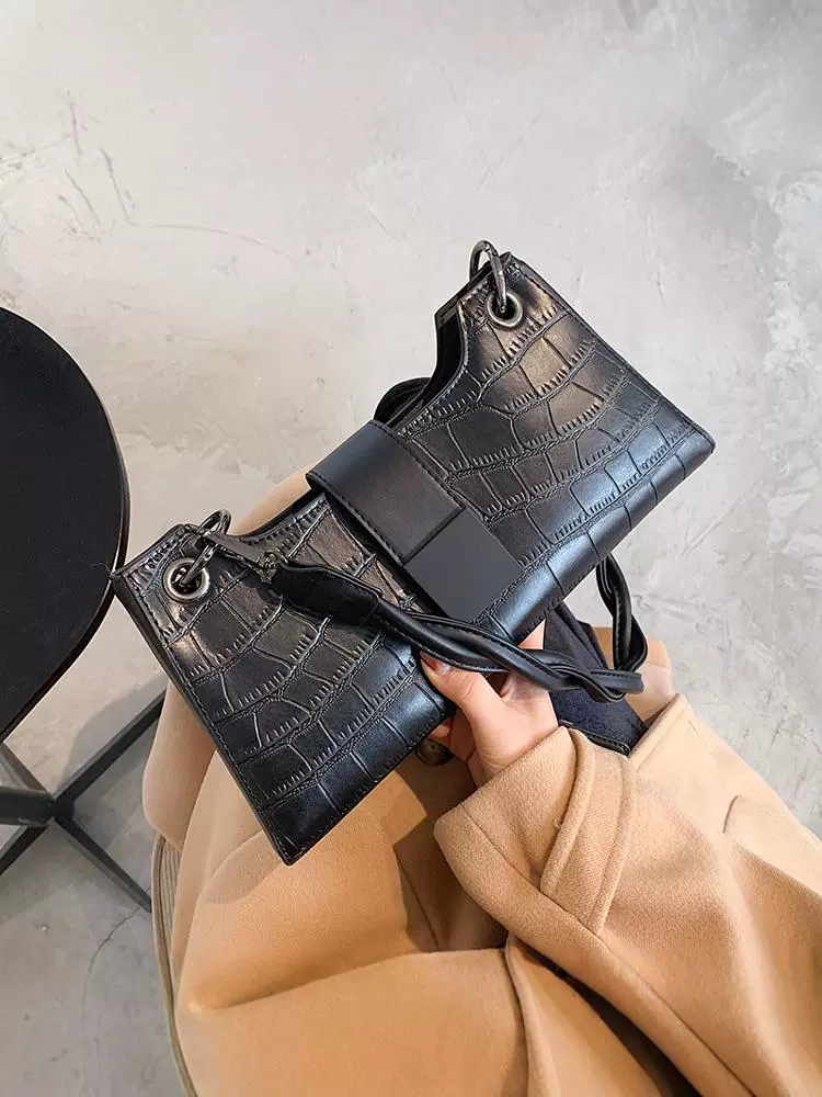 Popular texture crossbody bag - Image 4