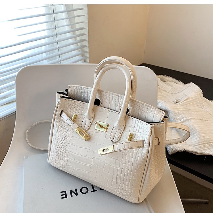 Large capacity women's handbag - Image 5