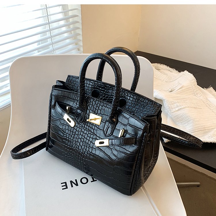 Large capacity women's handbag - Image 2