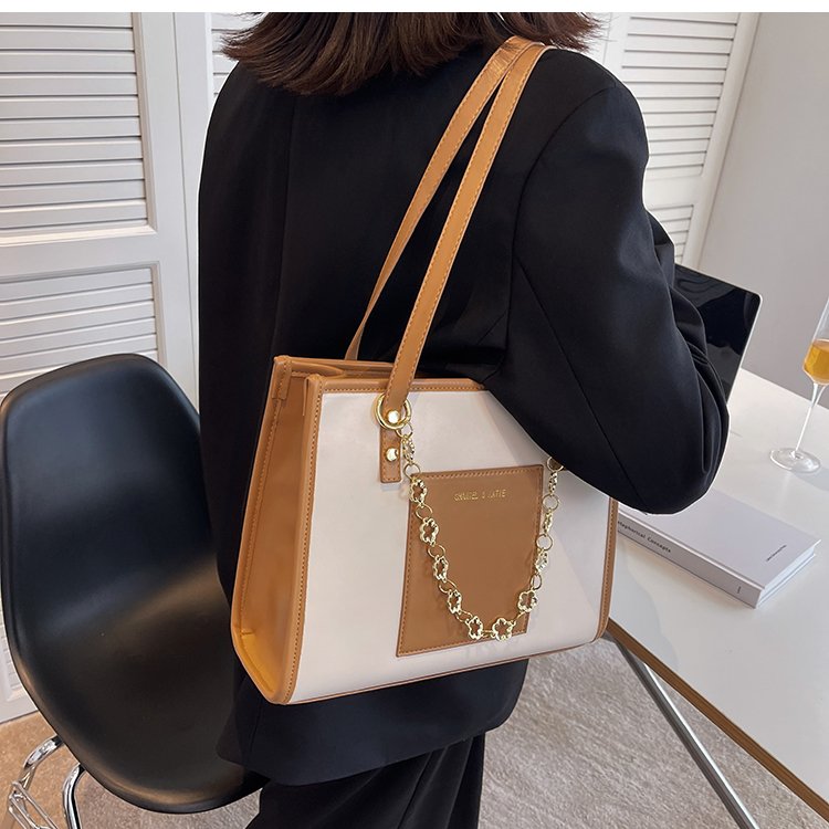 High-end women's handbag - Image 4