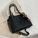 High-quality, textured women's handbag - Image 2