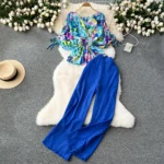 High-waisted wide-leg pants and fashionable two-piece suit