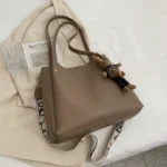 High-quality, textured women's handbag - Image 4