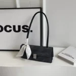 Versatile single shoulder armpit bag portable baguette bag