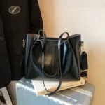 High-quality, large-capacity women's bag - Image 2