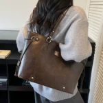 Stylish and trendy tote bag for commuting, fashionable and trendy, versatile and sophisticated, niche design, retro women's shoulder bag - Image 3