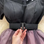 Contrasting one-shoulder dress - Image 4